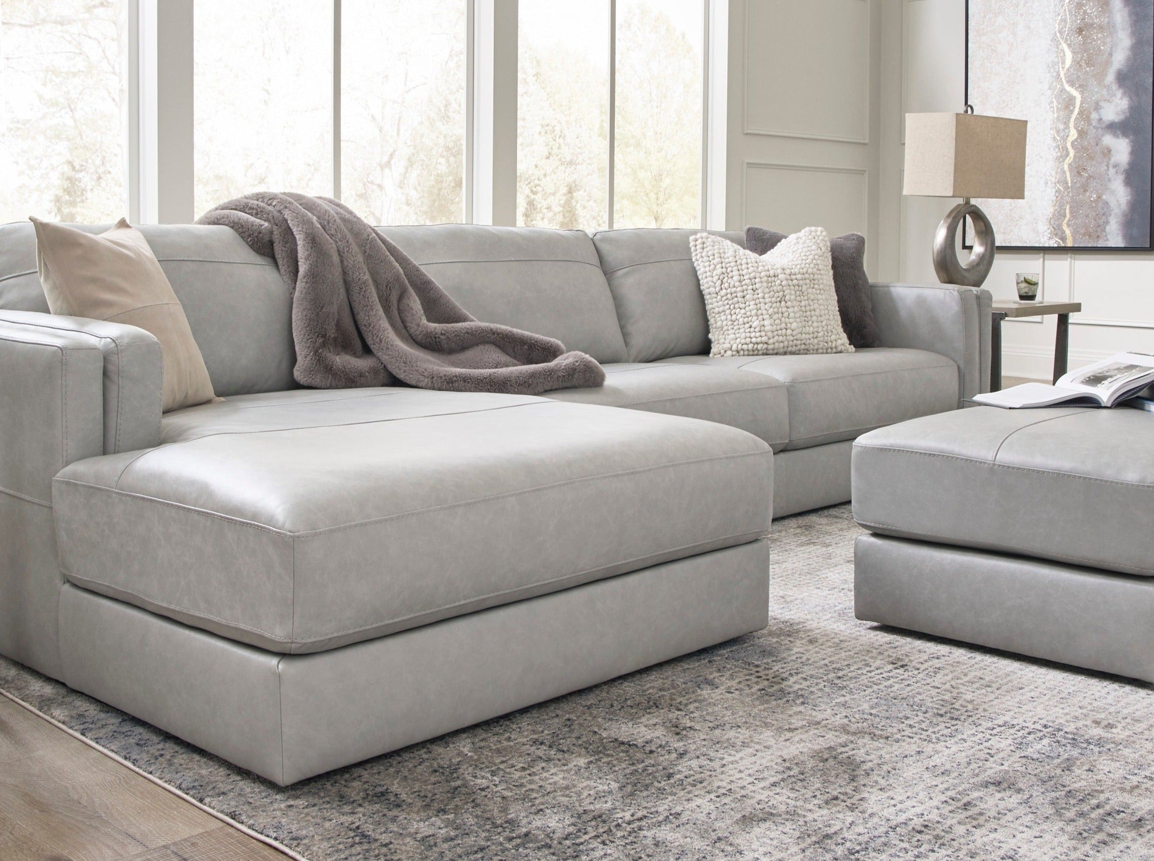 Amiata 2-Piece Sectional with Chaise